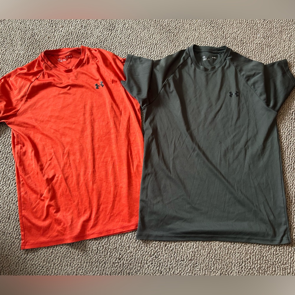 Under Armour Men’s T Shirts (lot of 2)